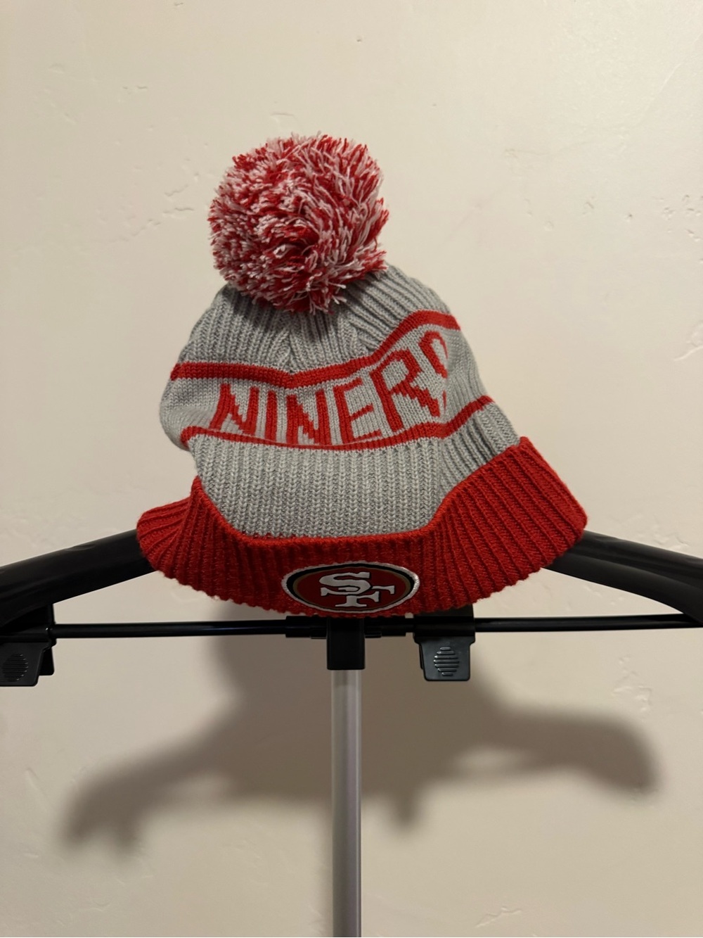 San Francisco Niners man Pom Beanie - Red & Gray